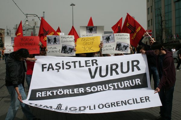 TÜM-İGD'li Öğrencilerin Akdeniz Üniversitesi'ndeki Faşist Provakasyon İle İligi Taksim Basın Açıklaması / 12.04.2008