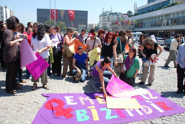 Yeni İstihdam Paketi için kadınların Taksim oturma eylemi / 17.05.2008