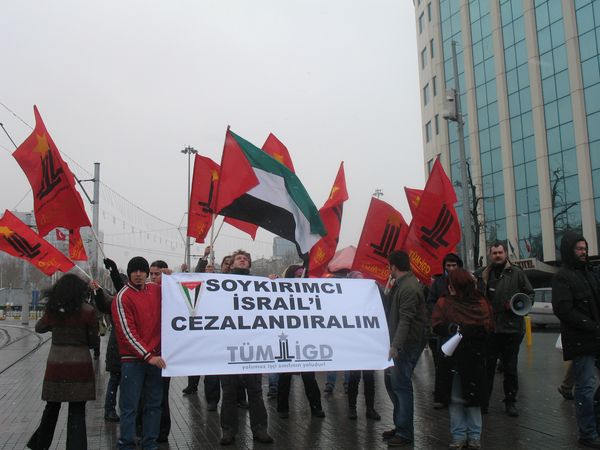 İlerici Gençler Siyonist İsrail'i lanetledi