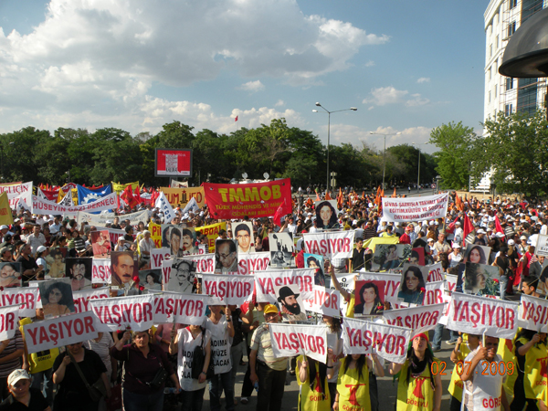 Ankara'da binler Sivas Katliamını lanetledi / 02.07.2009 