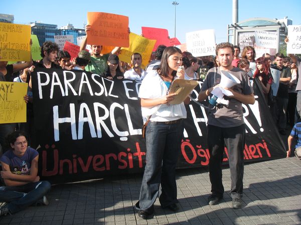 Har(a)çlara karşı öğrenciler Taksim'den haykırdı! / 14.08.2009