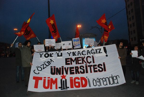 İstanbul'da TÜM-İGD'li öğrencilerin "YÖK'ü yıkacağız, çözüm Emekçi Üniversitesi!" eylemi