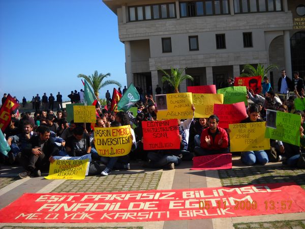 Mersin Üniversitesi'nde YÖK protesto edildi! /05.11.2009