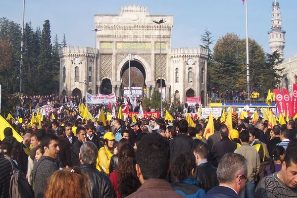 Kamu emekçileri 25 Kasım Grevi'nde İstanbul'da alanlardaydı! /25.11.2009