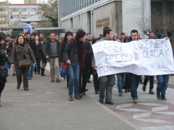 İtfaiye işçileri eylemlerini sürdürüyor! /25.12.2009