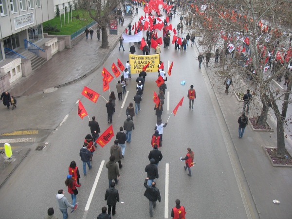Onbinler TEKEL için yürüdü / 17.01.2010