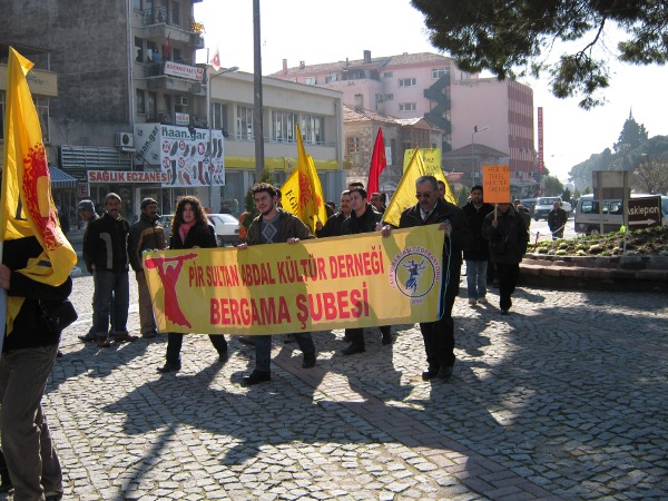 Bergama'da TEKEL işçileri için açıklama yapıldı! /04.02.2010