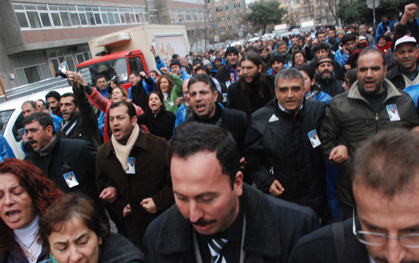 Tekel işçisi Hamdullah Uysal ölümsüzdür! /25.02.2010