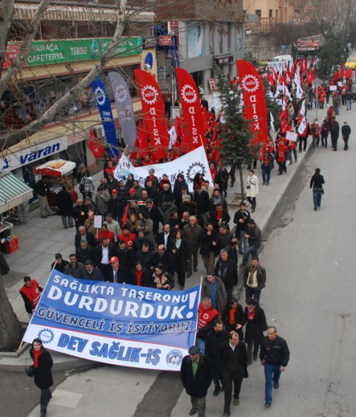 Dev-Sağlık İş'ten taşeronlaştırmaya karşı açıklama! / 26.02.2010