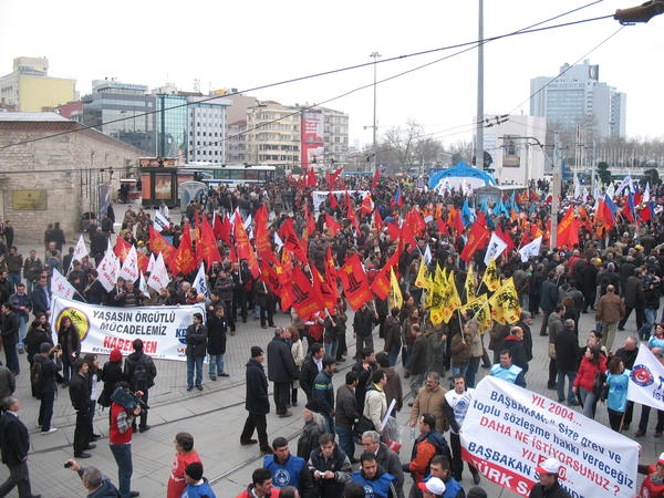 TEKEL işçileri için İstanbul'da oturma eylemi! / 27.02.2010