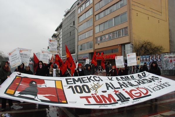 8 Mart'ın 100. yılında İstanbul'da TÜM-İGD'li kadınlar alanlarda! / 06.03.2010