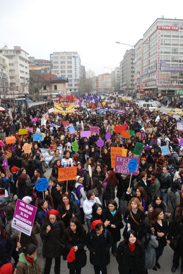 8 Mart'ın 100. yılında Ankara'da TÜM-İGD'li Kadınlar alanlarda! / 08.03.2010