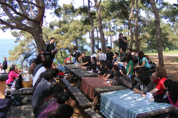İlerici Gençler'den İstanbul'da 1 Mayıs Pikniği /25.04.2010