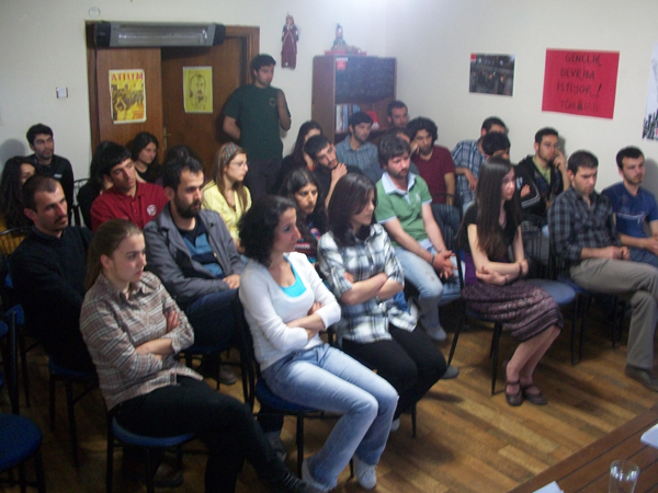 İlerici Gençler'den Ankara'da 1 Mayıs paneli / 28.04.2010