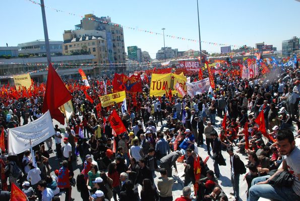 Yüzbinler 1 Mayıs'ta Taksim'den haykırdı! / 01.05.2010