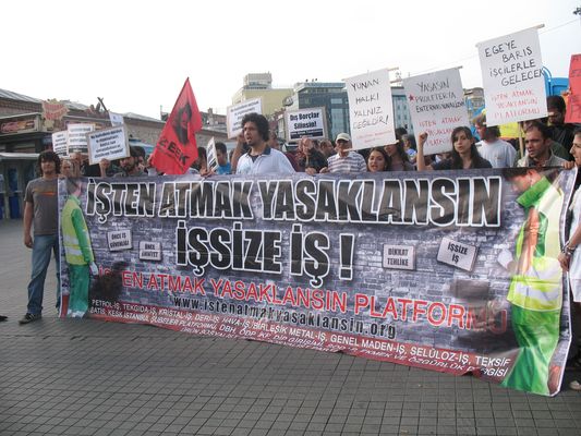 İşten Atmak Yasaklansın Platformu'ndan Yunanistan emekçileriyle dayanışma eylemi / 15.05.2010