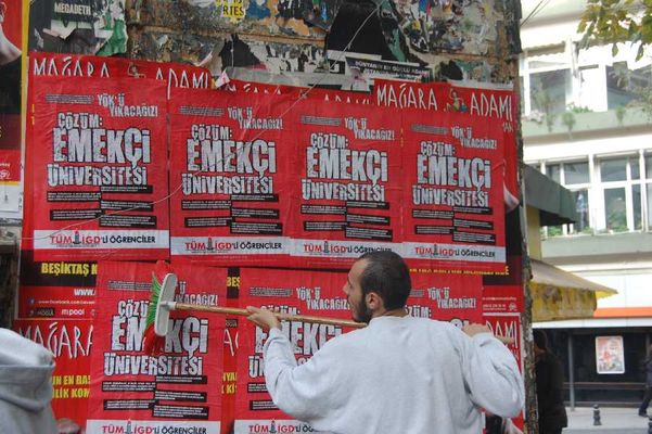 İlerici Gençler Kadıköy'de 6 Kasım afişlemesi yaptı / 25.10.2010