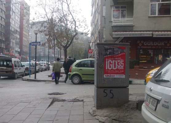 Ankara sokaklarında 35. yıl afişlemesi / 25.12.2010