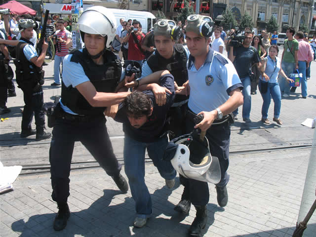 Kardeşlik Çağrısına Polis Saldırısı - 16.7.2007
