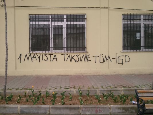 Kartal'da ilerici gençlerden 1 Mayıs yazılaması / 24.04.2011