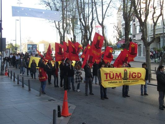 Deniz, Yusuf, Hüseyin ve daha nice devrim şehidi kavgamızda yaşıyor, savaşıyor! / 06.05.2011