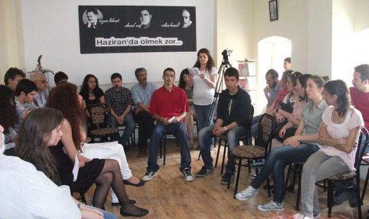 Üç sevdalı komünist kavgamızda yaşıyor! / 04.06.2011