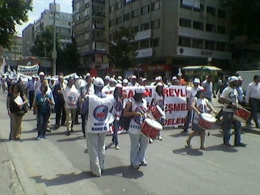 Eğitim-İş Sendikası "grevli toplu sözleşmeli sendika hakkı için" eylem yaptı / 15.08.2011