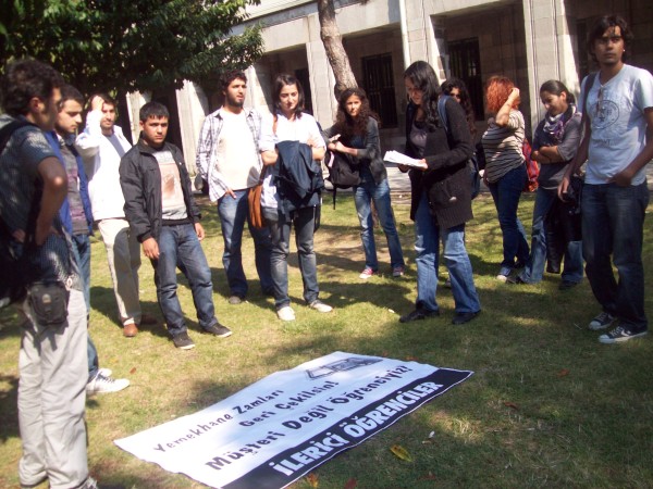 İstanbul Üniversitesi'nde rektörlüğe yürüyüş yapıldı / 07.10.2011