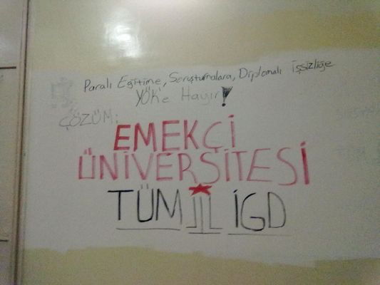 Emekçi Üniversitesi şiarı İstanbul Üniversitesi'nde yükseliyor / 18.10.2011