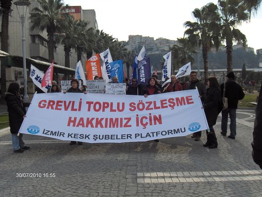 İzmir'de KESK'ten bordro yakma eylemi! / 14.01.2012