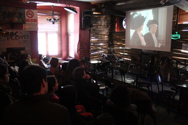 İlerici Kadınlar İstanbul'da film gösterimi gerçekleştirdi.