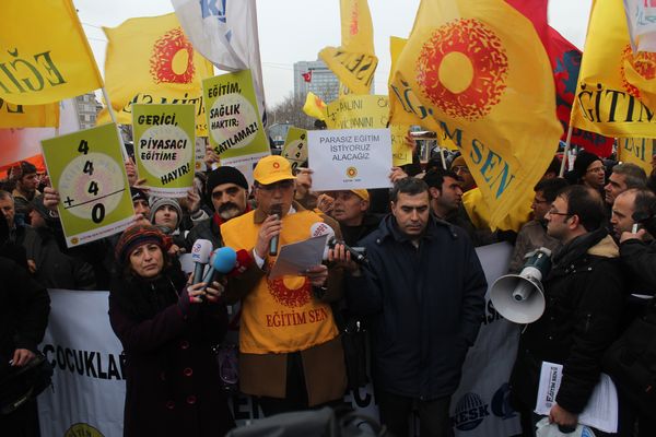 Eğitim-Sen 4-4-4 yasa teklifine karşı hizmet üretmedi!