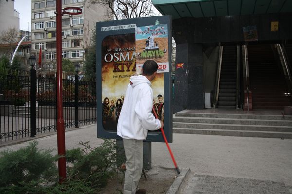 Ankara sokakları 1 Mayıs'ta Taksim'e afişleriyle donatıldı
