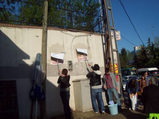 İlerici Gençler, Mecidiyeköy'ü 1 Mayıs afişleriyle donattı