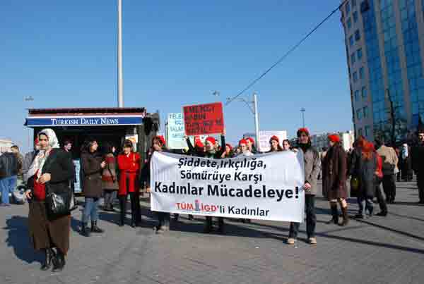 25 Kasım Kadına Yönelik Şiddete Karşı Uluslararası Mücadele Ve Dayanışma Günü Taksim eylemi /2007