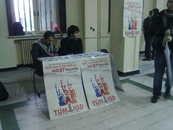İlerici Öğrenciler İÜ'de 'İGD'den TÜM-İGD'ye İGD 37 Yaşında' standı açtı