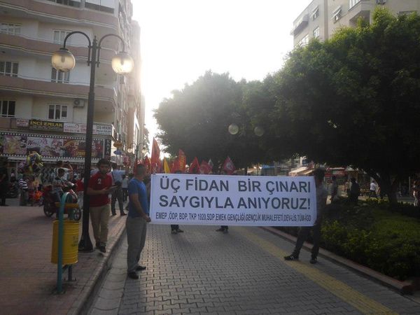 Tarsus'da gençler haykırdı: Denizler katledilişlerinin 41. Yılında aramızda!