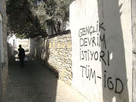 Baskılar, gözaltılar Bodrumlu ilerici gençleri durduramaz!