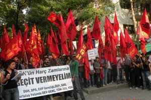 YÖK'ün harç zamlarına geçit vermeyelim!