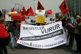 TÜM-İGD'li öğrencilerin sesi faşizme karşı Taksim'den yükseldi!