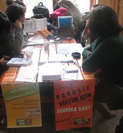 İstanbul Üniversitesi'nde baskılara rağmen Genç-Sen çalışmaları devam ediyor