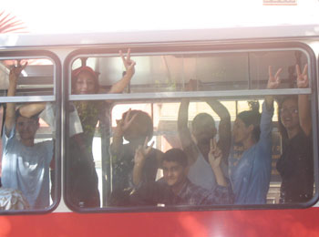 Darbeciler yargılansın diyenlere gaz ve cop!