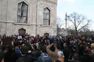 16 Mart Şehitleri Beyazıt'ta Anıldı