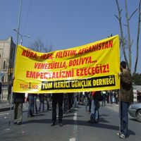 Kahrolsun Amerikan emperyalizmi!