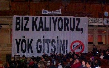 Araştırma görevlileri İÜ'de sabahlıyor. Yükselen ses: "Asistan kıyımına son!"