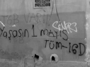 Kadıköylü İlerici Gençlerden 1 Mayıs yazılamaları