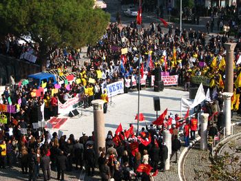 Kamu emekçileri Bergama'da alandaydı! (Yenilendi!)