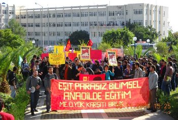 Mersin Üniversitesi'nin ilerici, devrimci, yurtsever öğrencileri YÖK' ü protesto etti