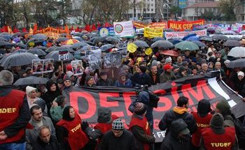 Binler Kadıköy'den haykırdı: "Dersim katliamdır!"