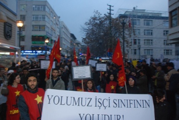 TÜM-İGD'li gençler TEKEL işçilerini ziyaret etti!